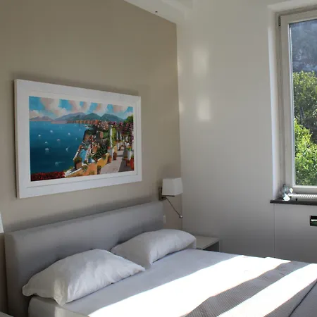 Emanuel White Сорренто